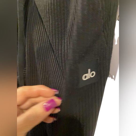 NWT Alo Yoga muse wide leg pants BLACK Size M - Picture 4 of 5